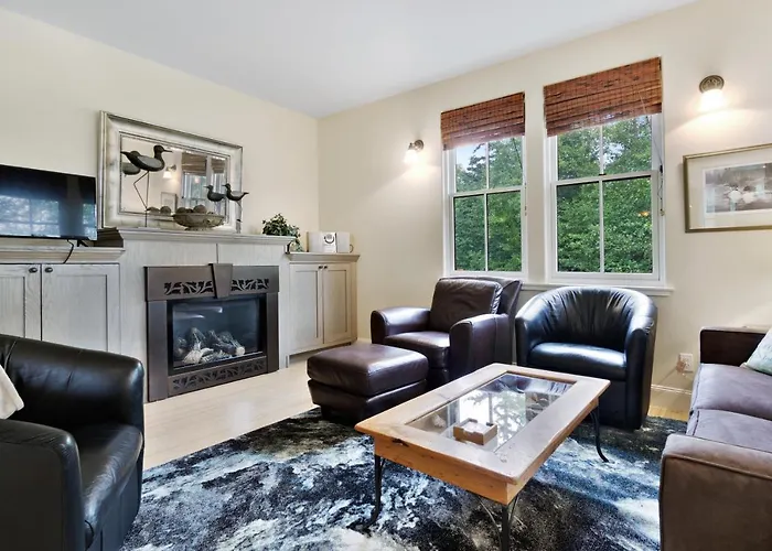 3 Bed 3 Bath Vacation Home In Eastsound