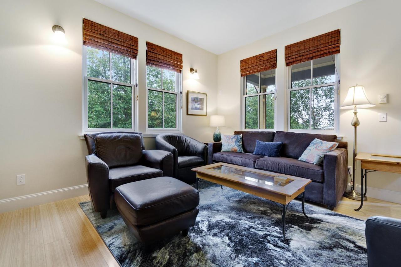 3 Bed 3 Bath Vacation In * Eastsound