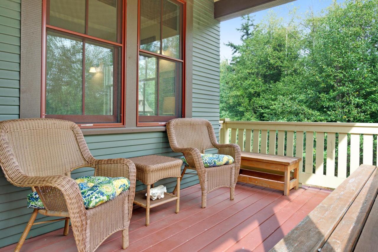 3 Bed 3 Bath Vacation In Eastsound