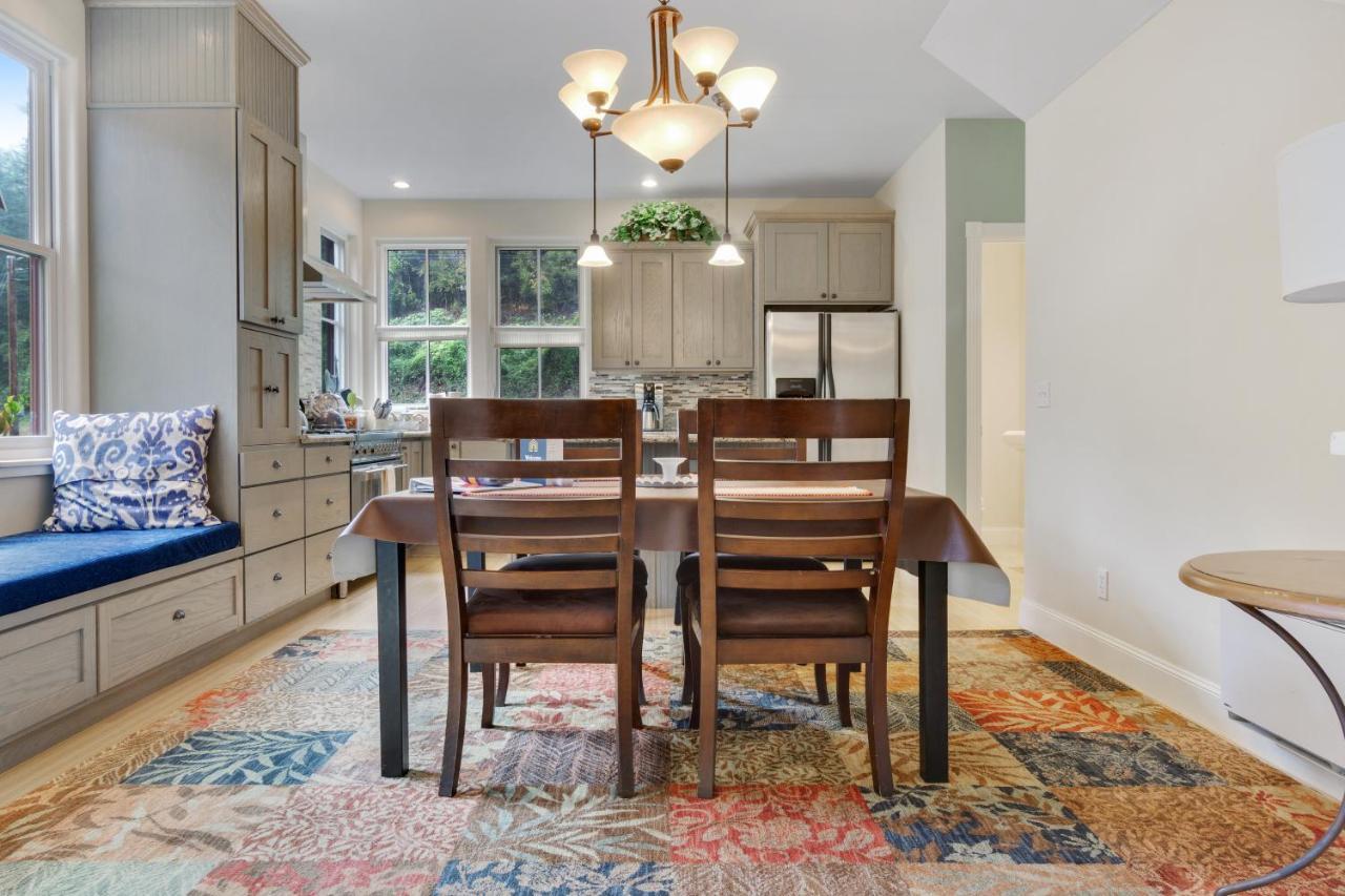 3 Bed 3 Bath Vacation In Eastsound